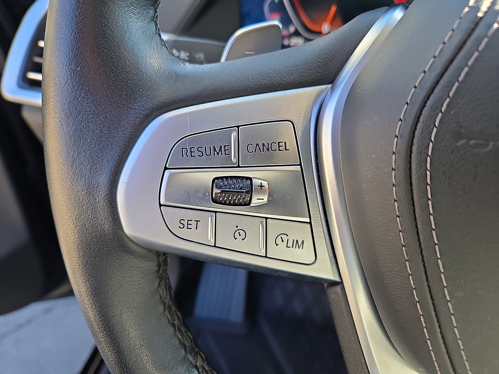 Used 2022 BMW X7 xDrive40i w/ Cold Weather Package image 22