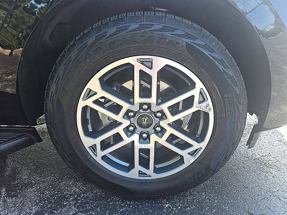 Used 2025 Ford Expedition Active AWD/4WD image 47