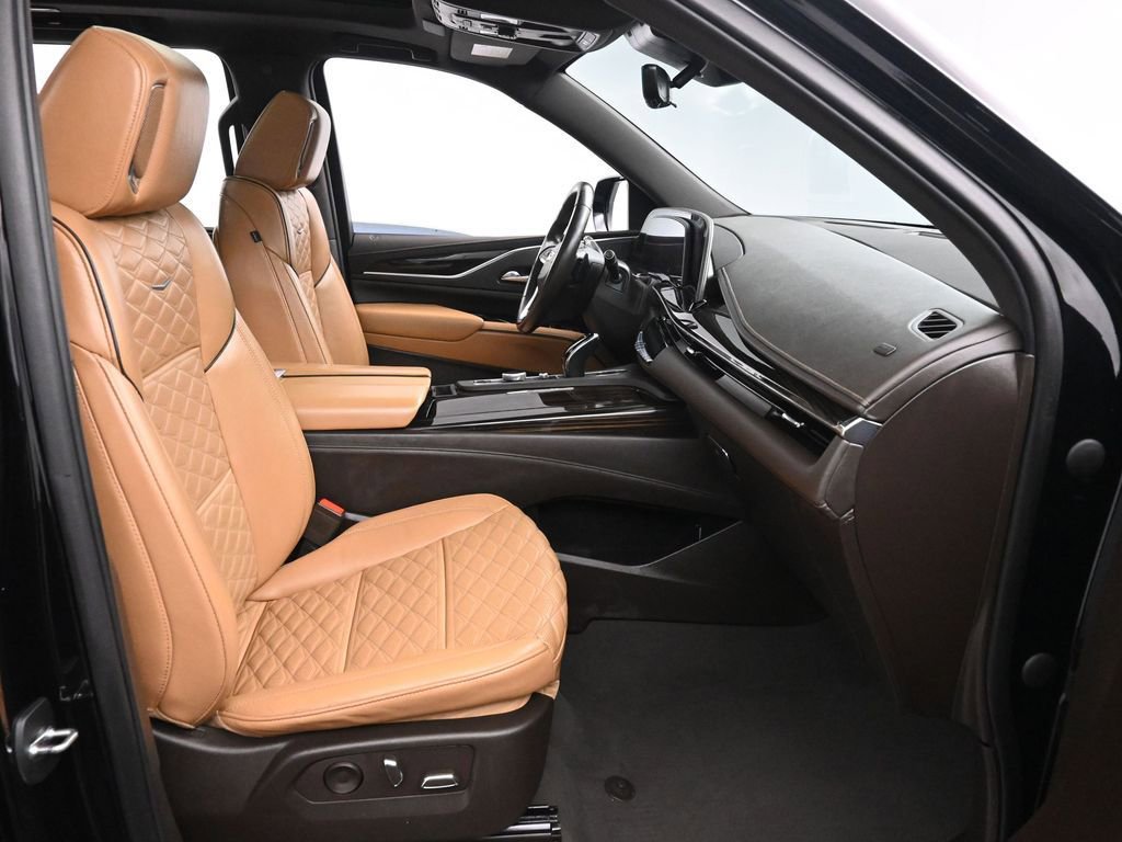 Used 2022 Cadillac Escalade Premium Luxury image 25
