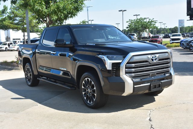 Used 2024 Toyota Tundra Limited w/ Power Package AWD/4WD image 3