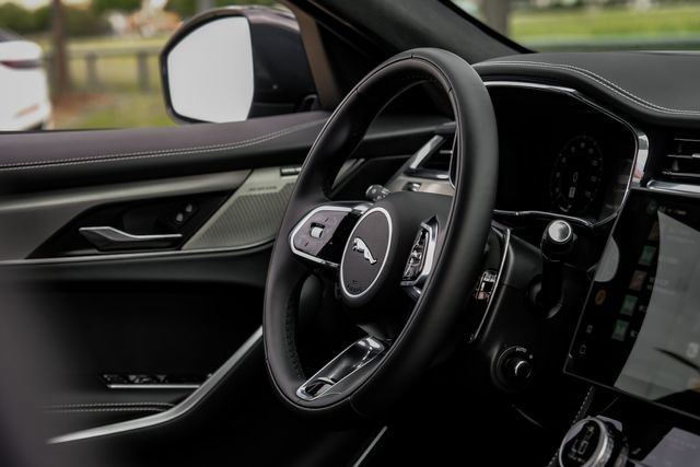 Used 2026 Jaguar F-PACE R-Dynamic S AWD/4WD image 18