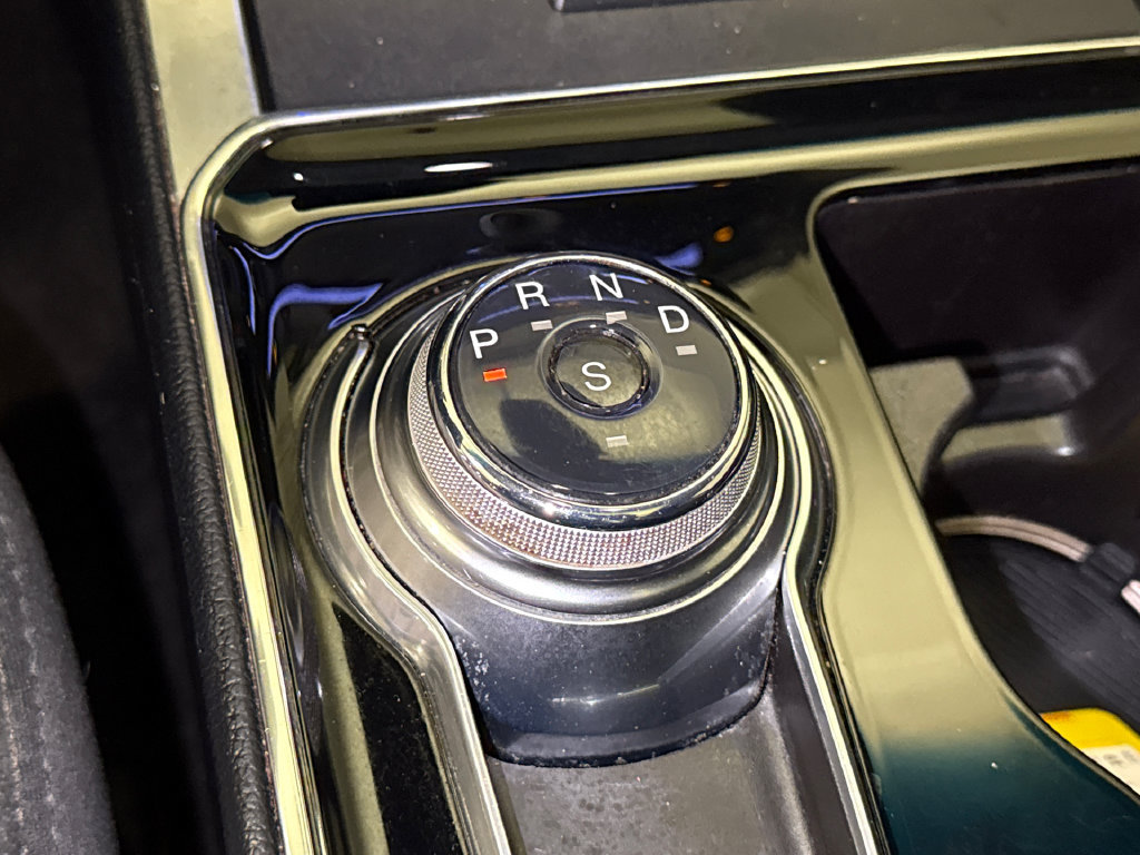 Used 2019 Ford Edge Titanium w/ Equipment Group 301A AWD/4WD image 31