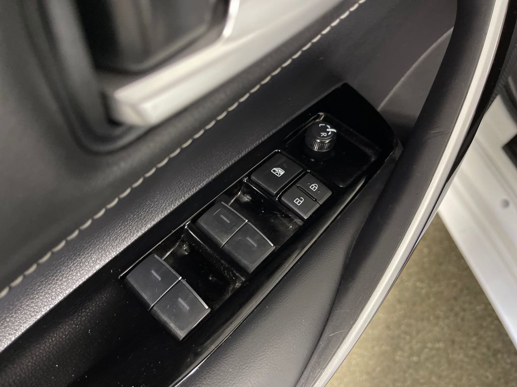 Used 2025 Toyota Corolla XSE FWD image 16