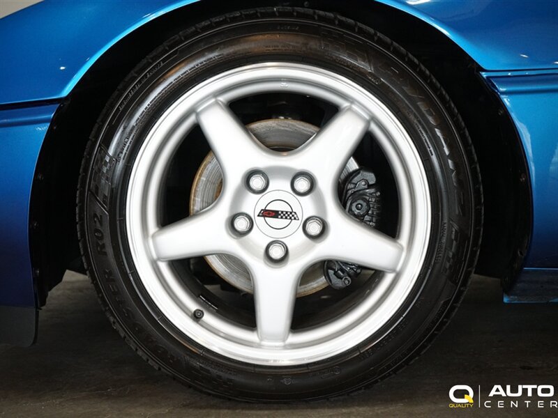Used 1991 Chevrolet Corvette Convertible RWD image 8