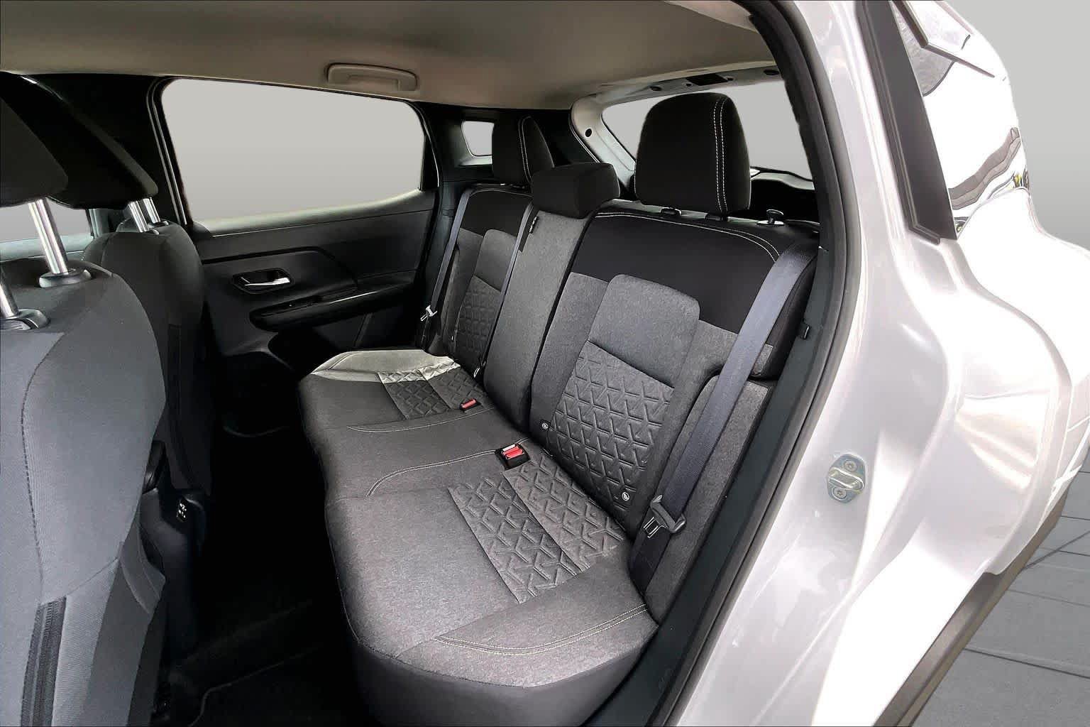 Used 2025 Nissan Kicks SV w/ Charging Package FWD image 21