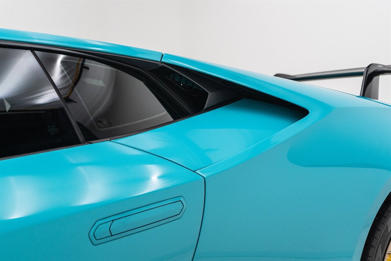 Used 2019 Lamborghini Huracan Performante AWD/4WD image 37