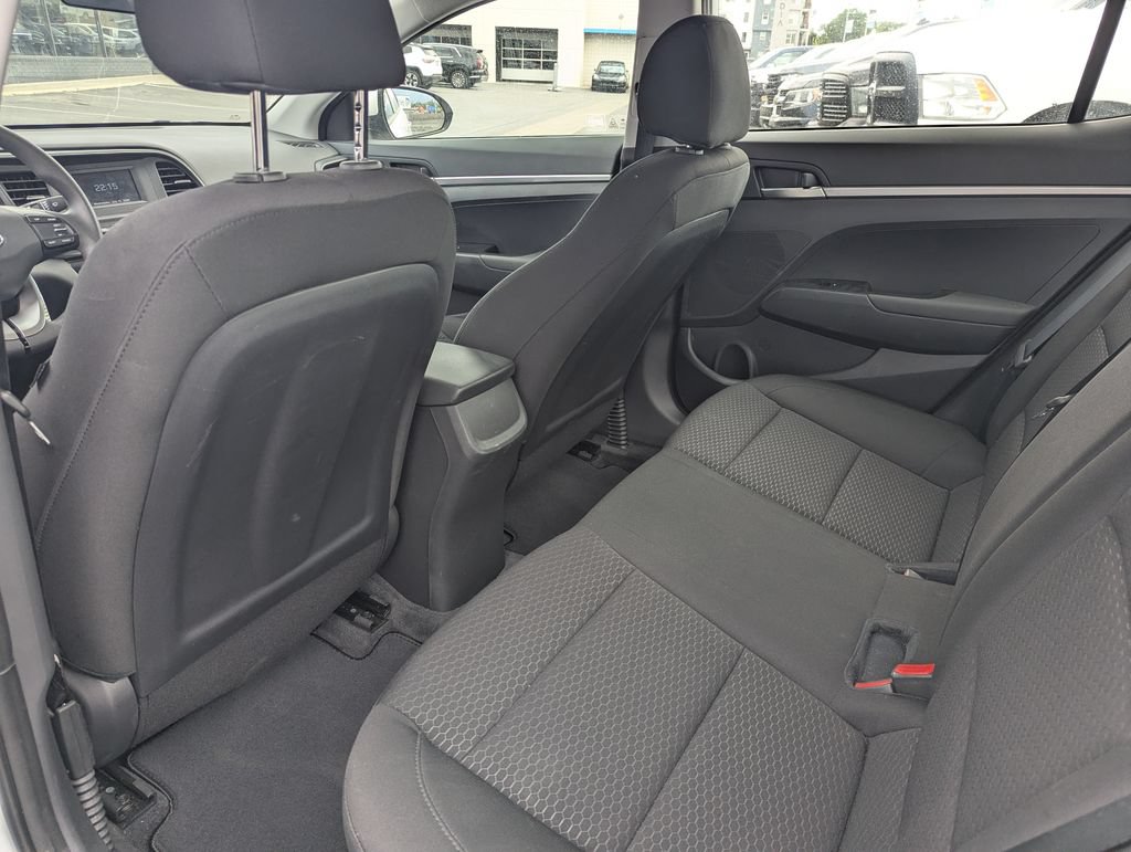 Used 2019 Hyundai Elantra SE w/ Cargo Package FWD image 28