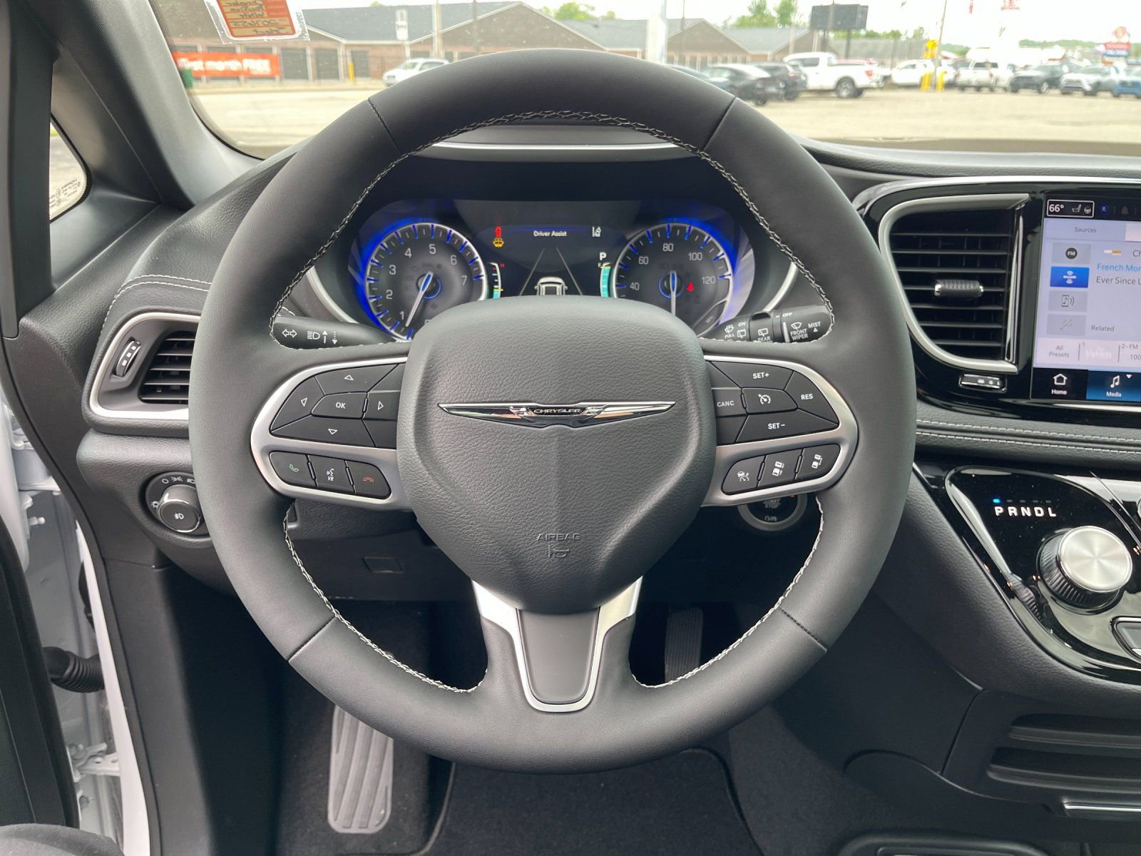 New 2026 Chrysler Pacifica Select AWD/4WD image 26
