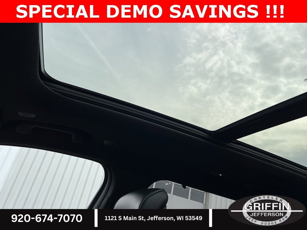 New 2025 Jeep Grand Cherokee L Summit w/ Obsidian Package image 30