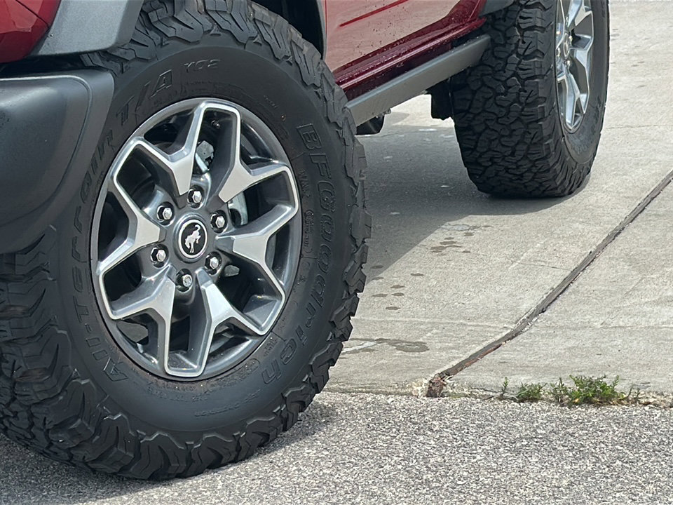 Used 2025 Ford Bronco Badlands image 3