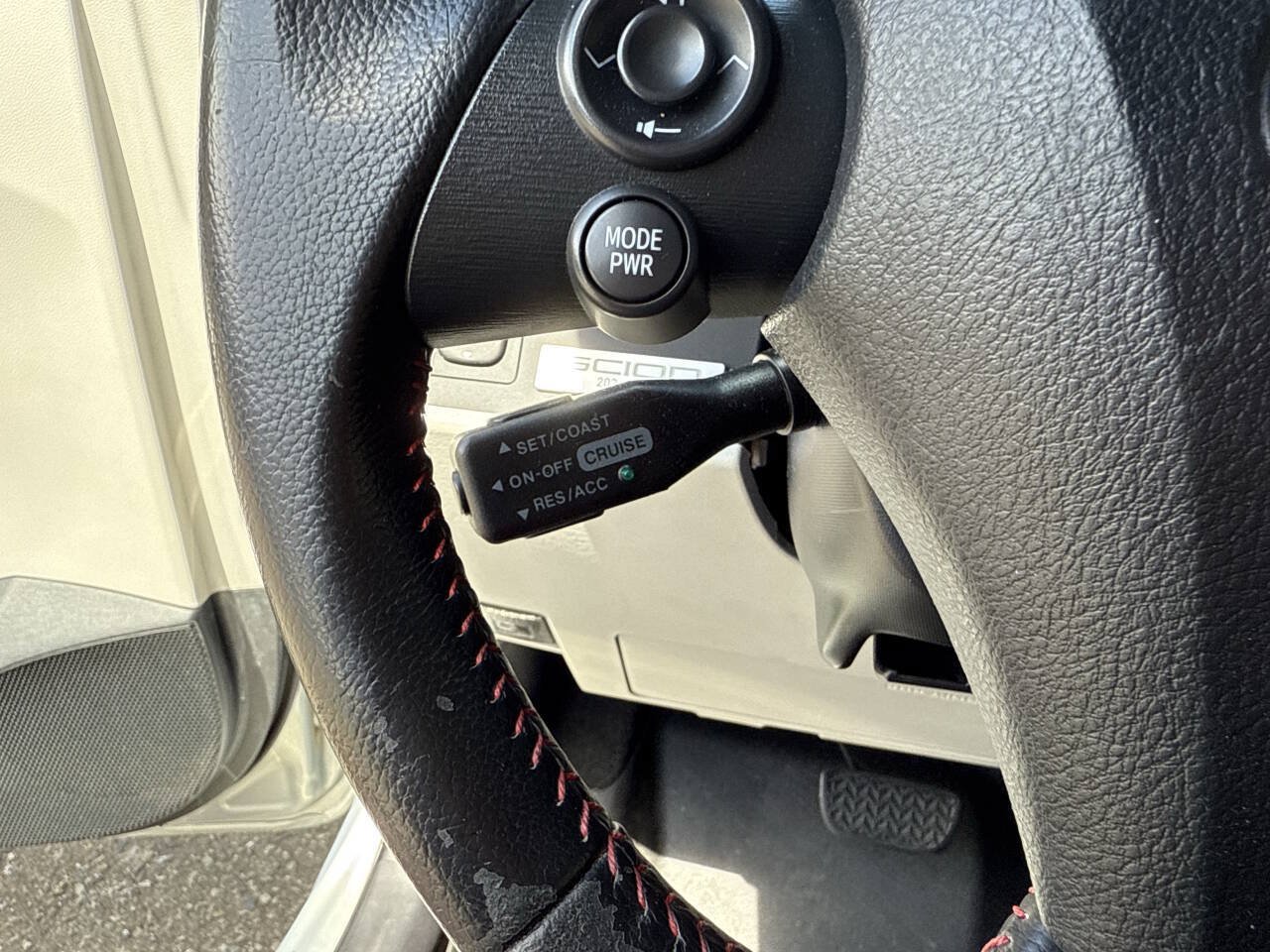 Used 2014 Scion iQ 10 Series FWD image 27