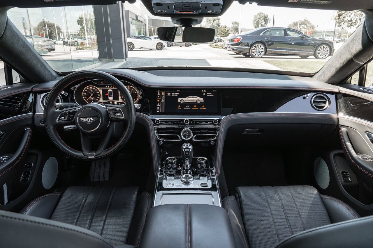 Used 2024 Bentley Flying Spur V8 AWD/4WD image 4