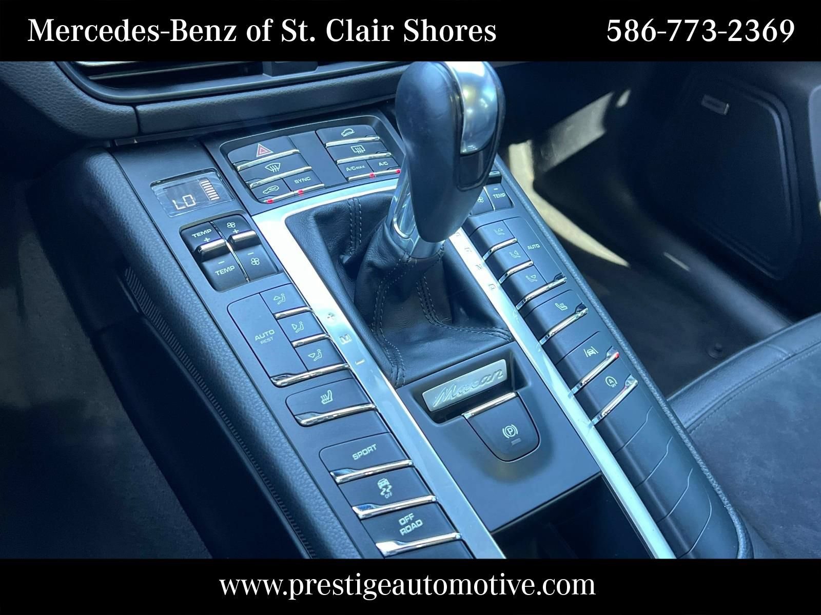 Used 2021 Porsche Macan w/ Premium Package AWD/4WD image 30