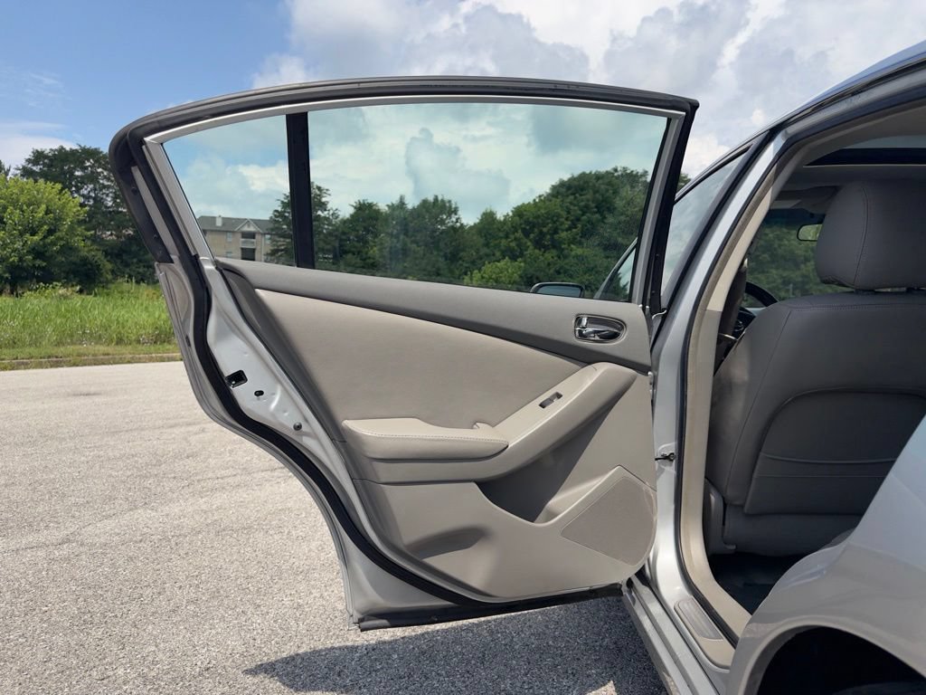 Used 2011 Nissan Altima 2.5 S w/ Convenience Pkg FWD image 23