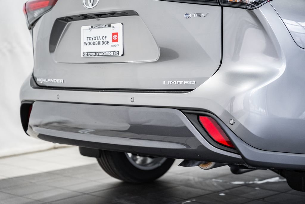 New 2026 Toyota Highlander Limited image 9