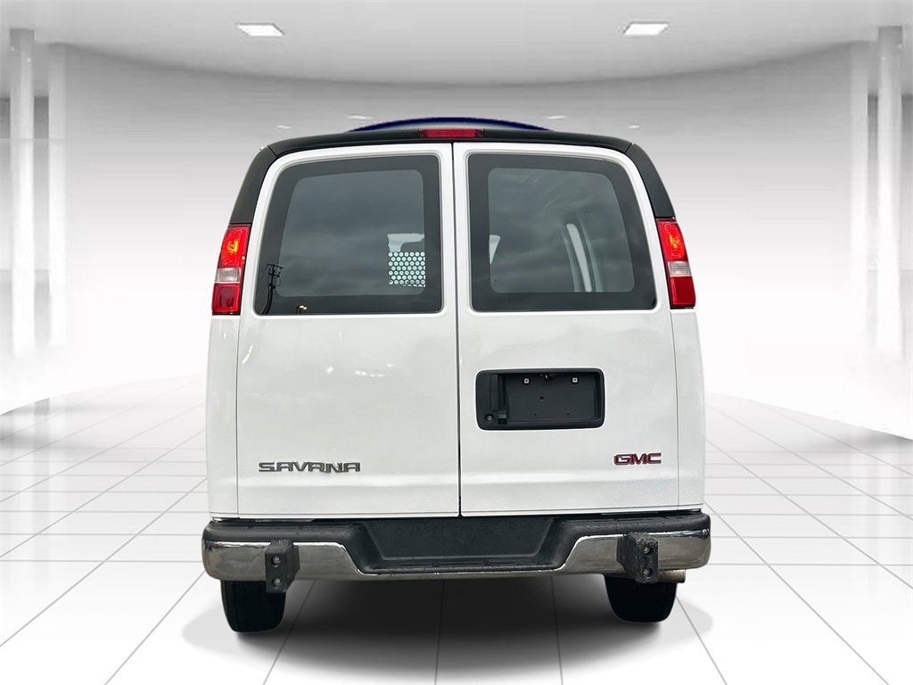 Used 2023 GMC Savana 2500 w/ Driver Convenience Package image 4