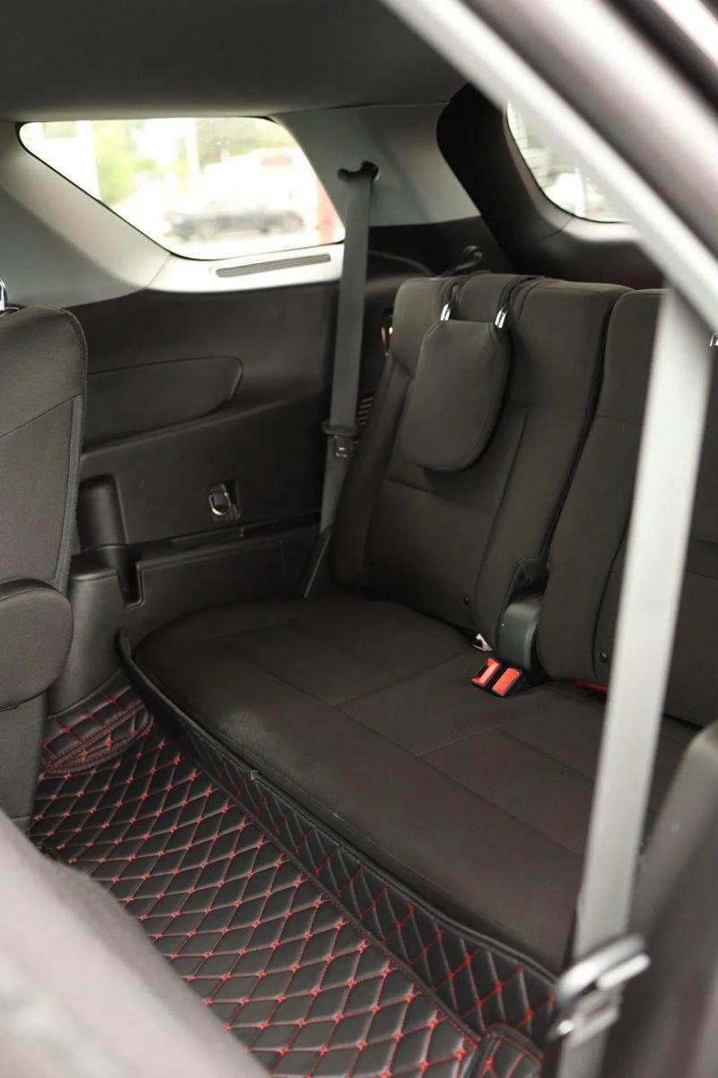 Used 2020 Ford Explorer XLT w/ Comfort Package image 31