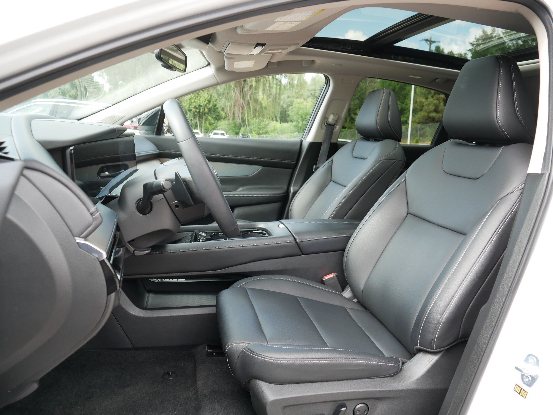Certified 2025 Nissan Murano SL AWD/4WD image 34