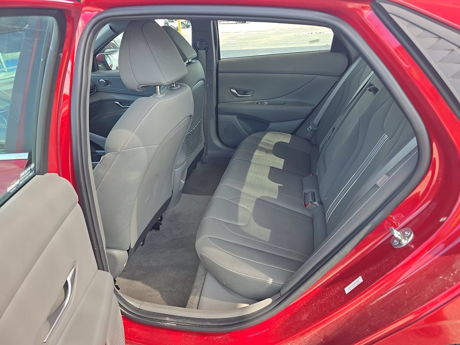 Used 2025 Hyundai Elantra SEL FWD image 4