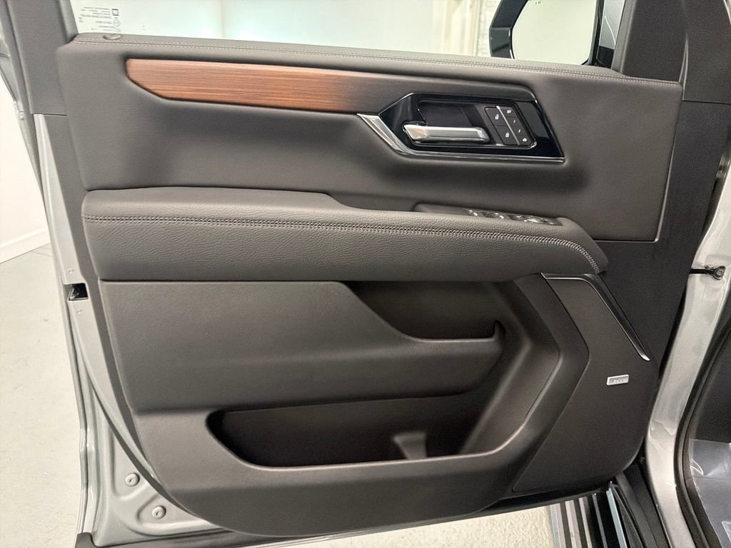 New 2026 GMC Yukon Denali w/ Denali Reserve Package RWD image 11