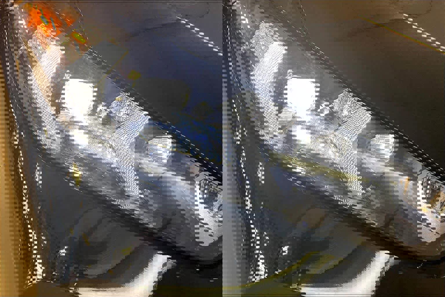 Used 2024 BMW X5 xDrive40i w/ M Sport Package image 25