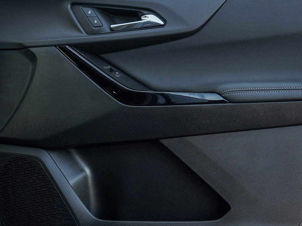 New 2026 Chevrolet Equinox LT w/ Convenience Package II image 10