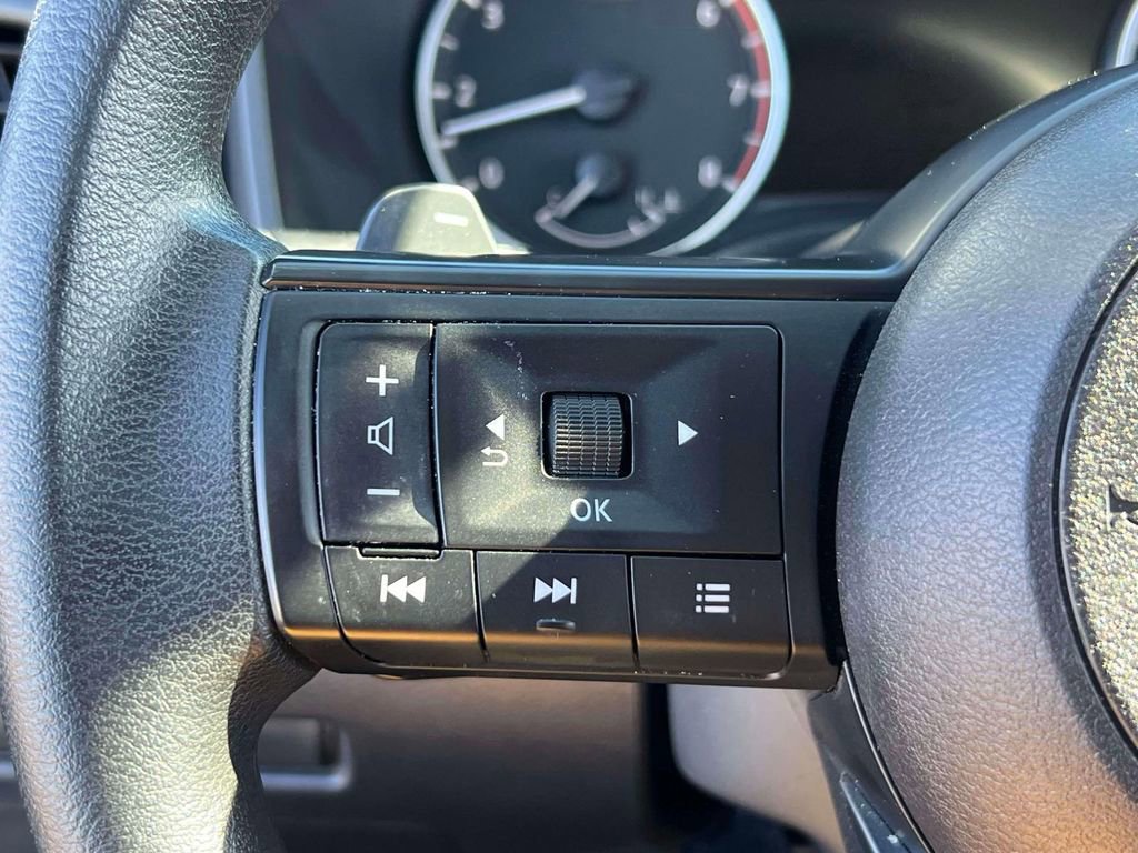 Certified 2024 Nissan Rogue SV image 21