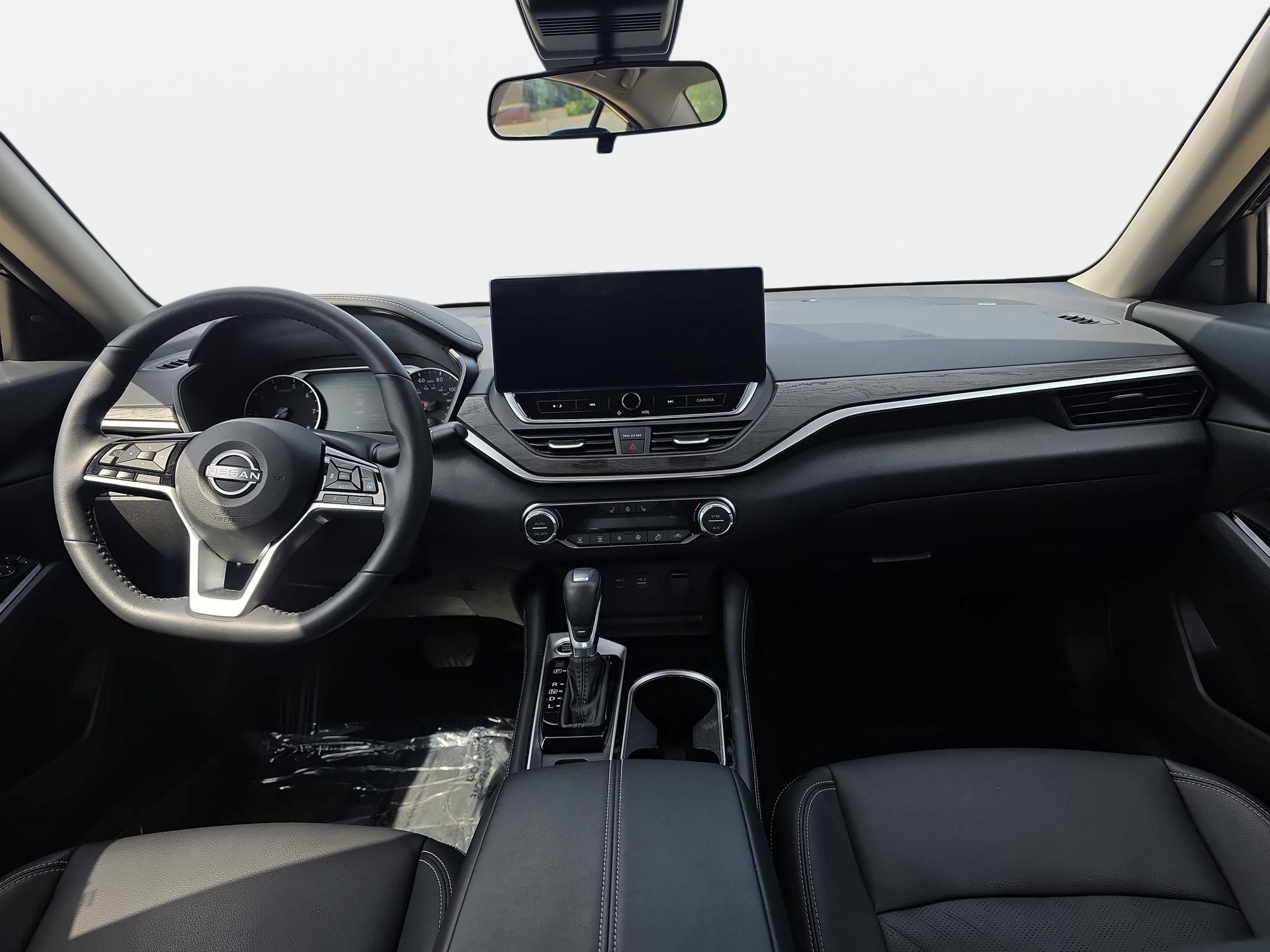 Used 2025 Nissan Altima 2.5 SL FWD image 9