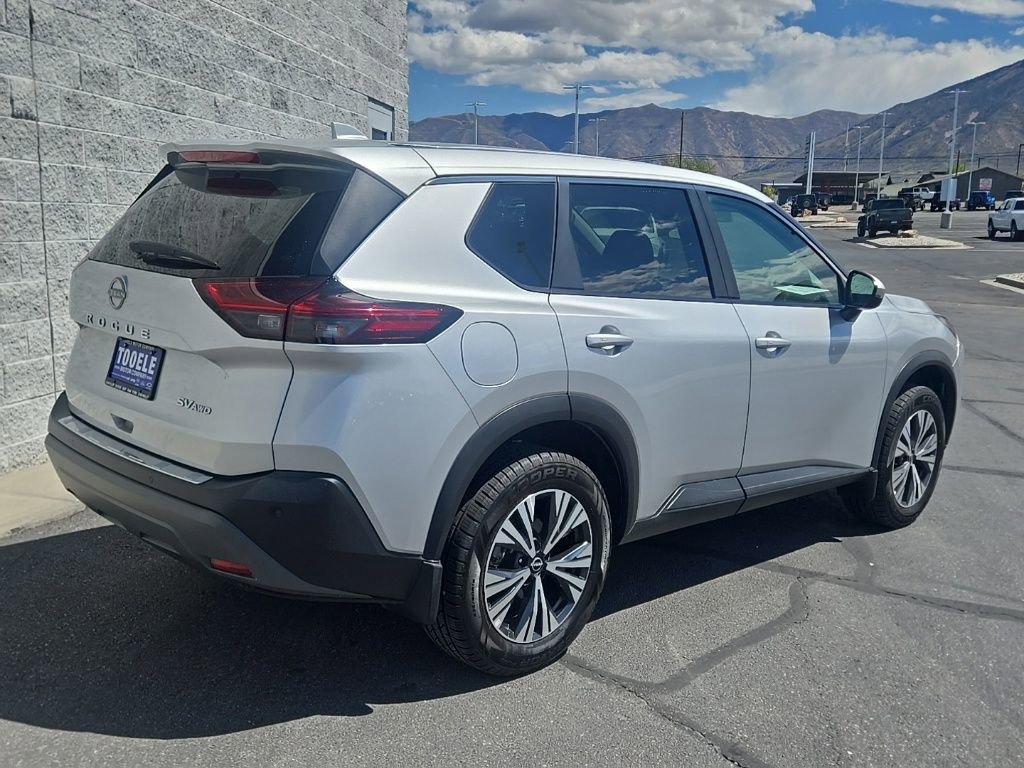 Used 2022 Nissan Rogue SV AWD/4WD image 5