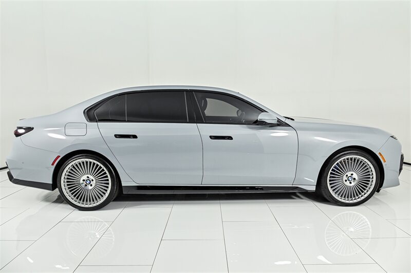 Used 2024 BMW 760i xDrive AWD/4WD image 16