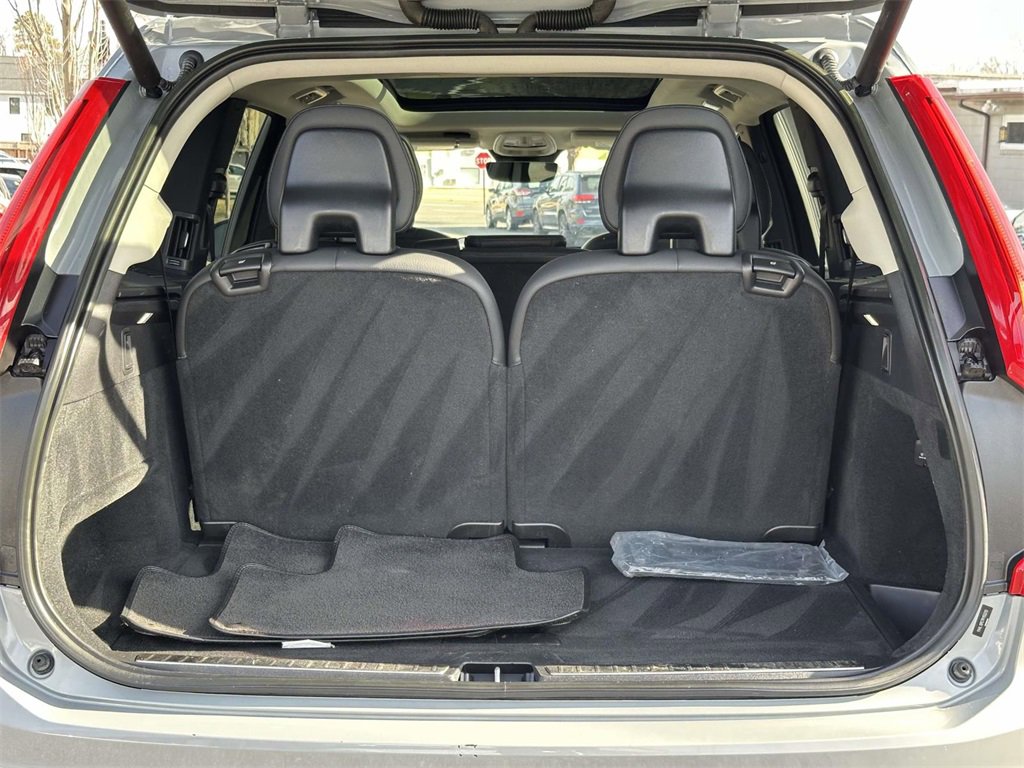 Used 2024 Volvo XC90 B5 Plus image 14