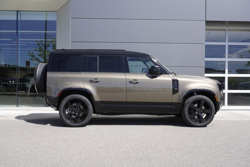 New 2026 Land Rover Defender 110 X-Dynamic SE AWD/4WD image 7