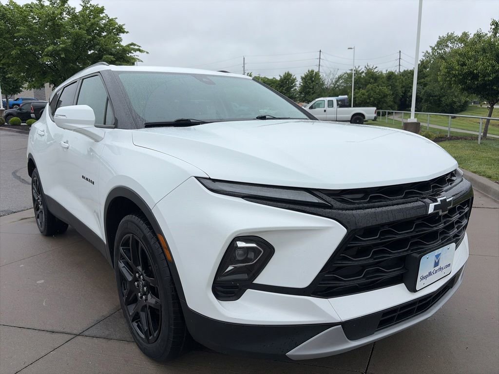Used 2023 Chevrolet Blazer LT w/ Sound & Technology Package AWD/4WD image 2