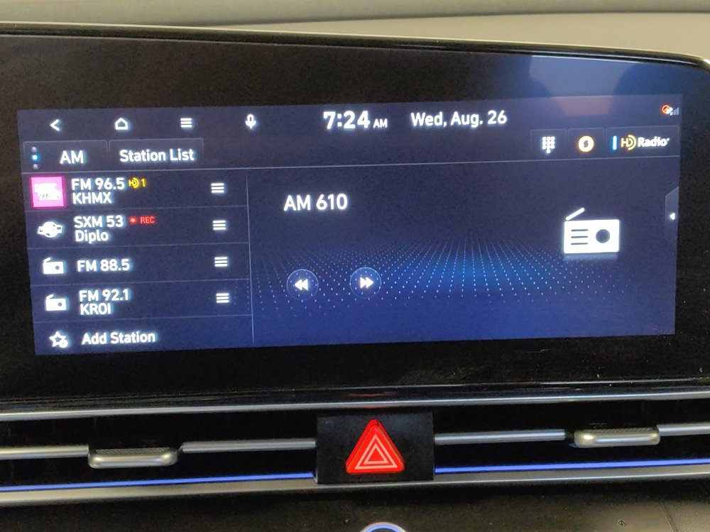 Used 2025 Hyundai Elantra Limited FWD image 25