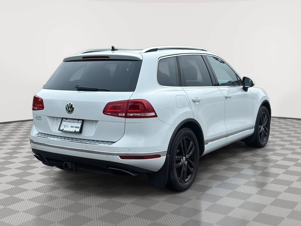 Used 2016 Volkswagen Touareg VR6 AWD/4WD image 5