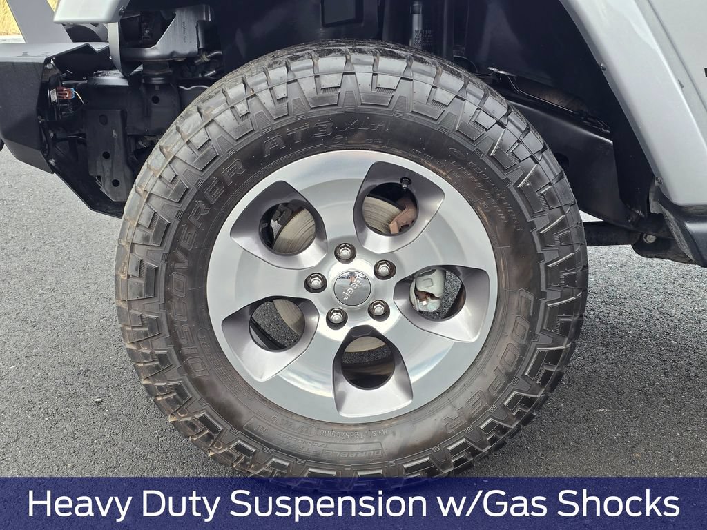 Used 2018 Jeep Wrangler Unlimited Sahara AWD/4WD image 9