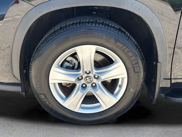Used 2020 Toyota Highlander LE AWD/4WD image 27