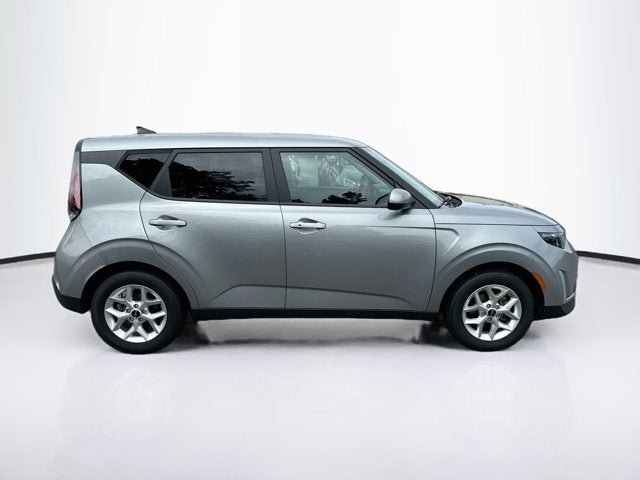 Certified 2024 Kia Soul S FWD image 4
