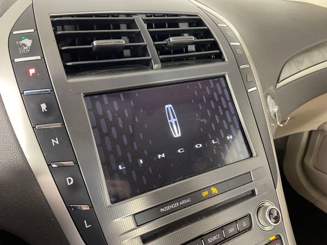 Used 2017 Lincoln MKZ Reserve FWD image 7