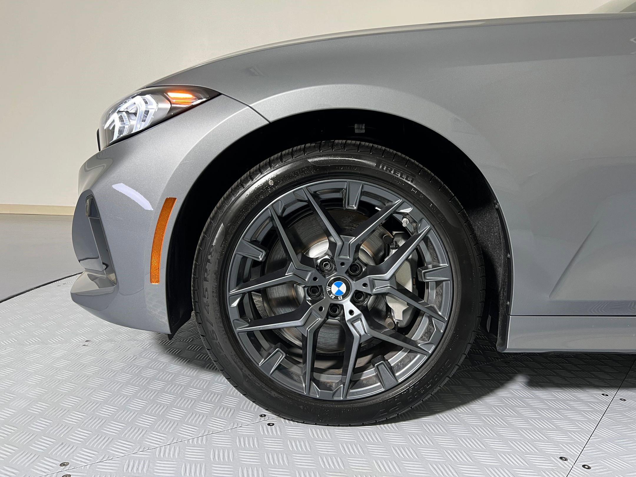 Used 2025 BMW 330i xDrive Sedan w/ Convenience Package AWD/4WD image 10