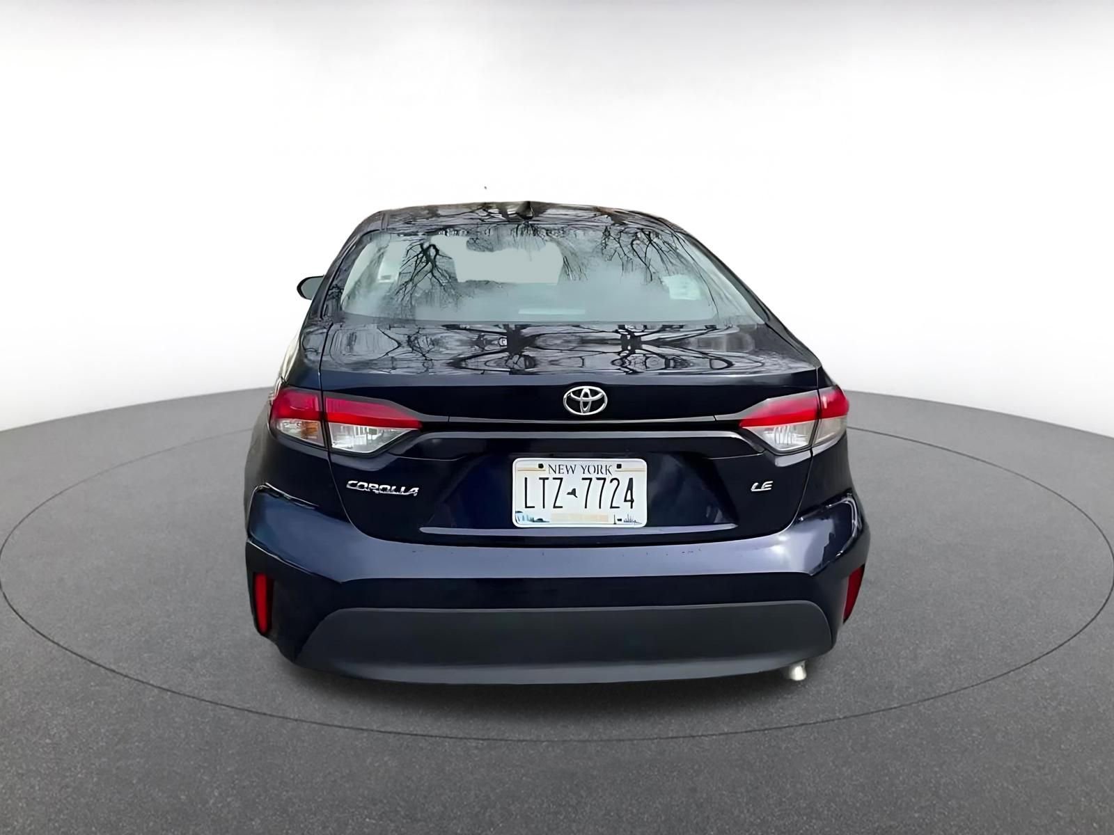 Used 2025 Toyota Corolla LE image 12