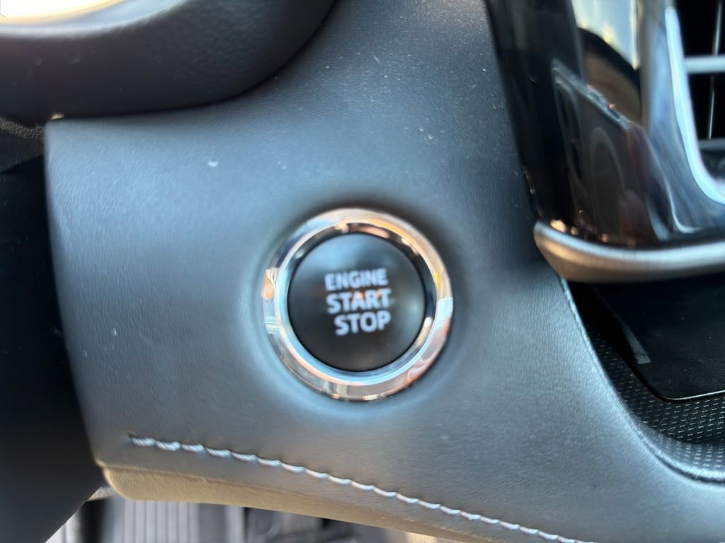 Used 2023 Toyota Highlander L image 32