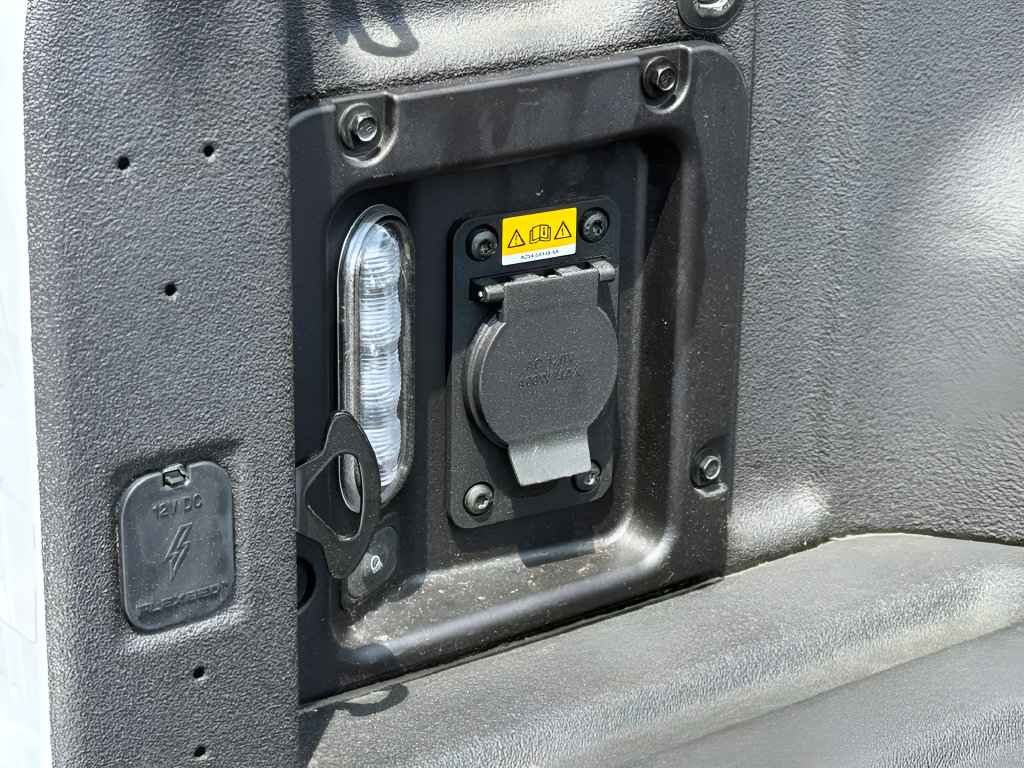Used 2025 Ford Maverick Lobo AWD/4WD image 19