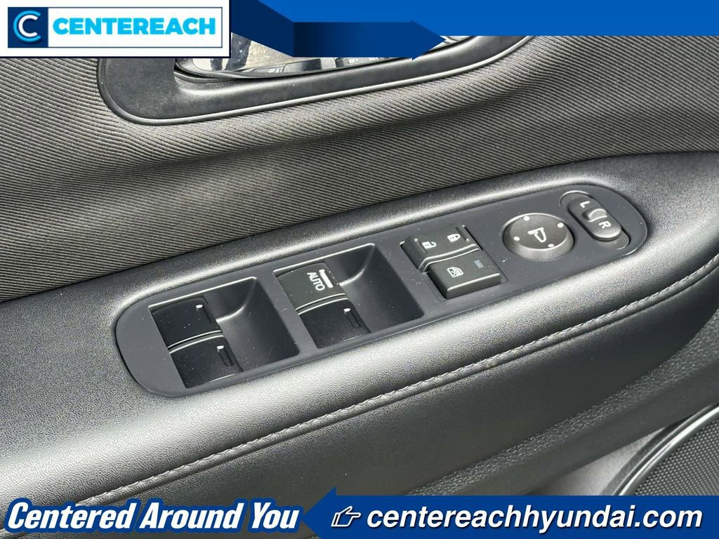 Used 2018 Honda HR-V LX image 15