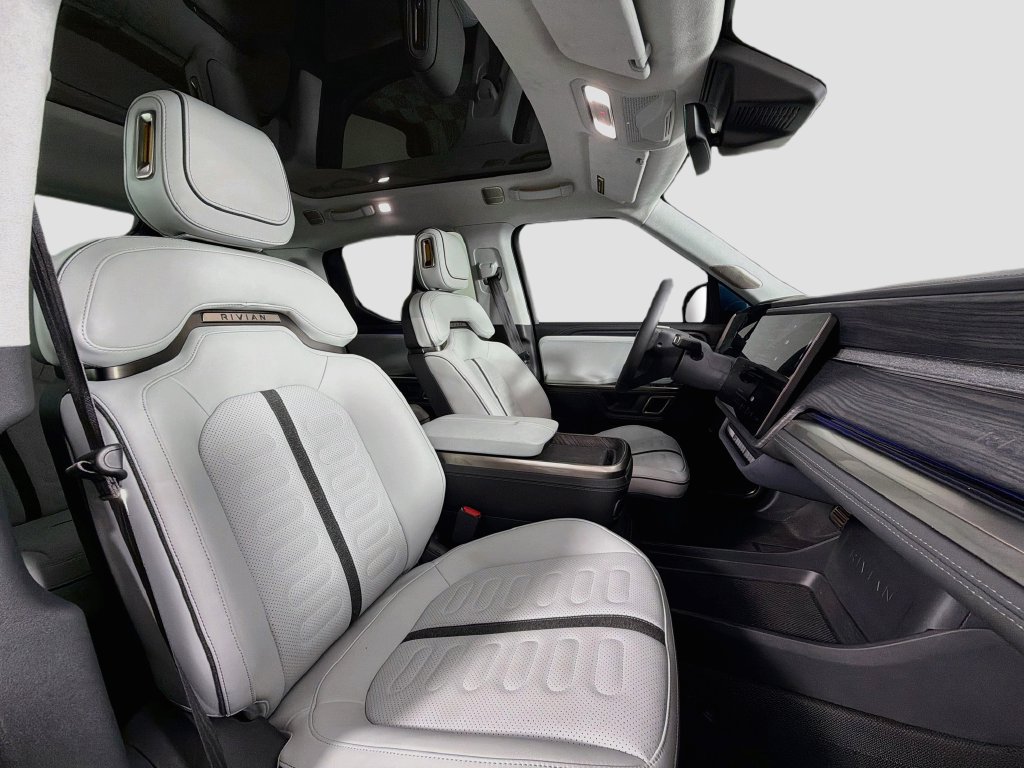 Used 2023 Rivian R1T Adventure Dual AWD/4WD image 29