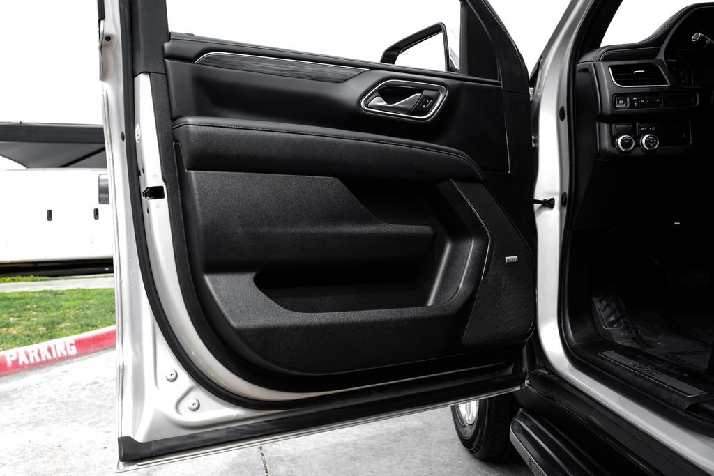 Used 2021 GMC Yukon XL SLT w/ SLT Premium Package image 42