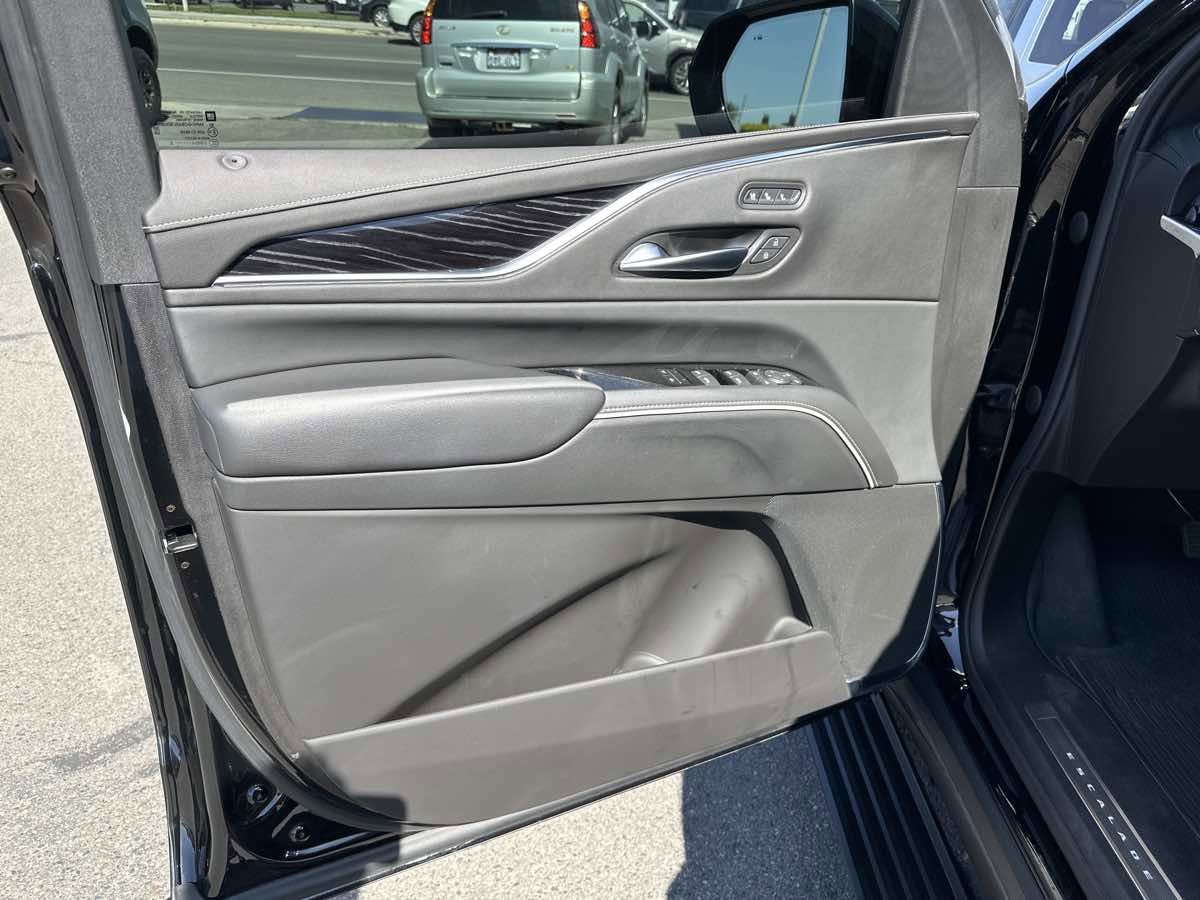 Used 2022 Cadillac Escalade Sport w/ Touring Package image 11