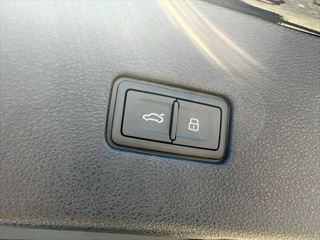 Used 2024 Audi Q8 Premium w/ Black Optic Package image 19