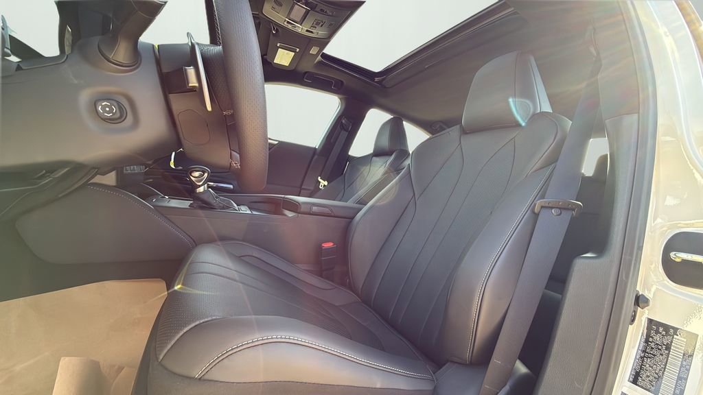 New 2025 Lexus ES 350 F Sport image 9