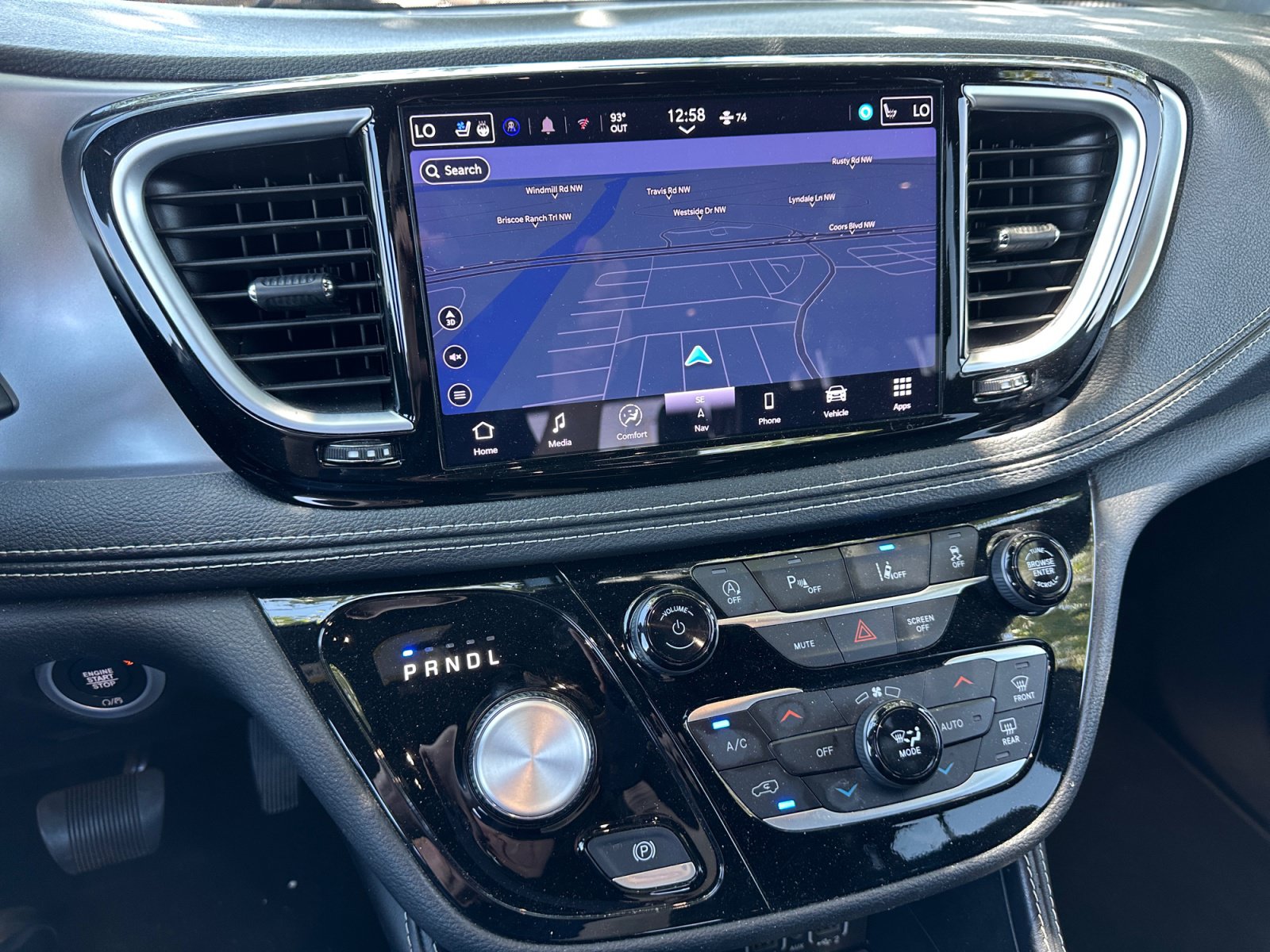 Used 2025 Chrysler Pacifica Limited FWD image 19